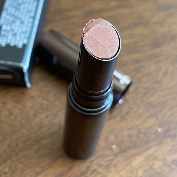 MAC Mousse Slimshine Lipstick - Picture 3 of 4